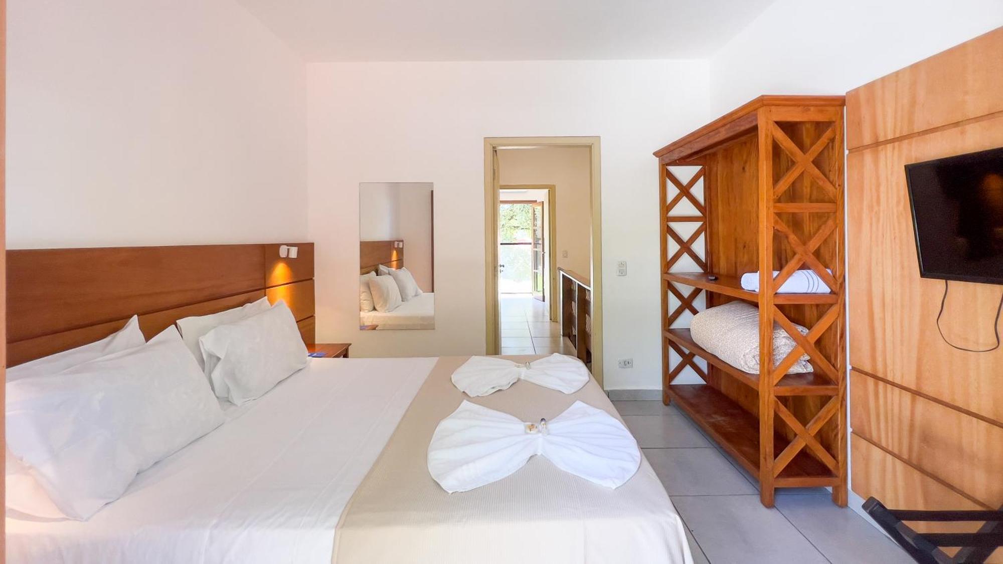 Deluxe Quadruple Room,973011721:JPEG